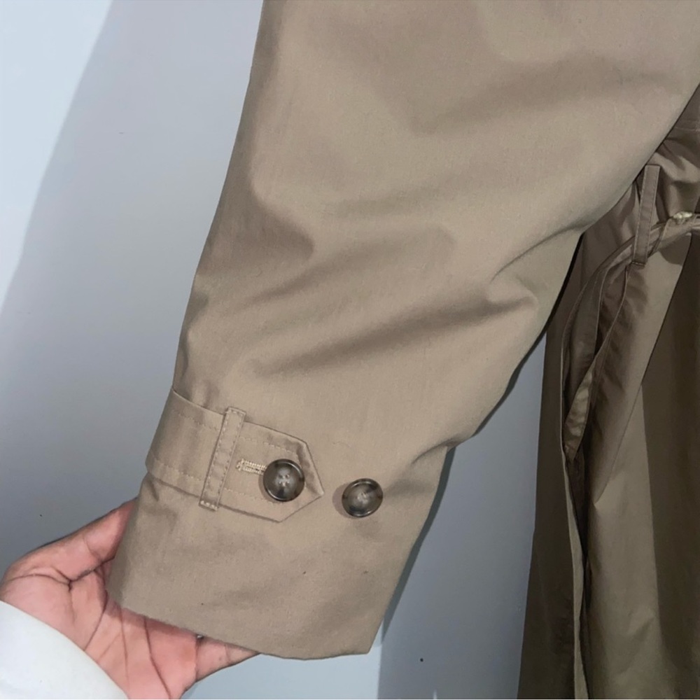 London Fog Trenchcoat - Picture 10 of 14
